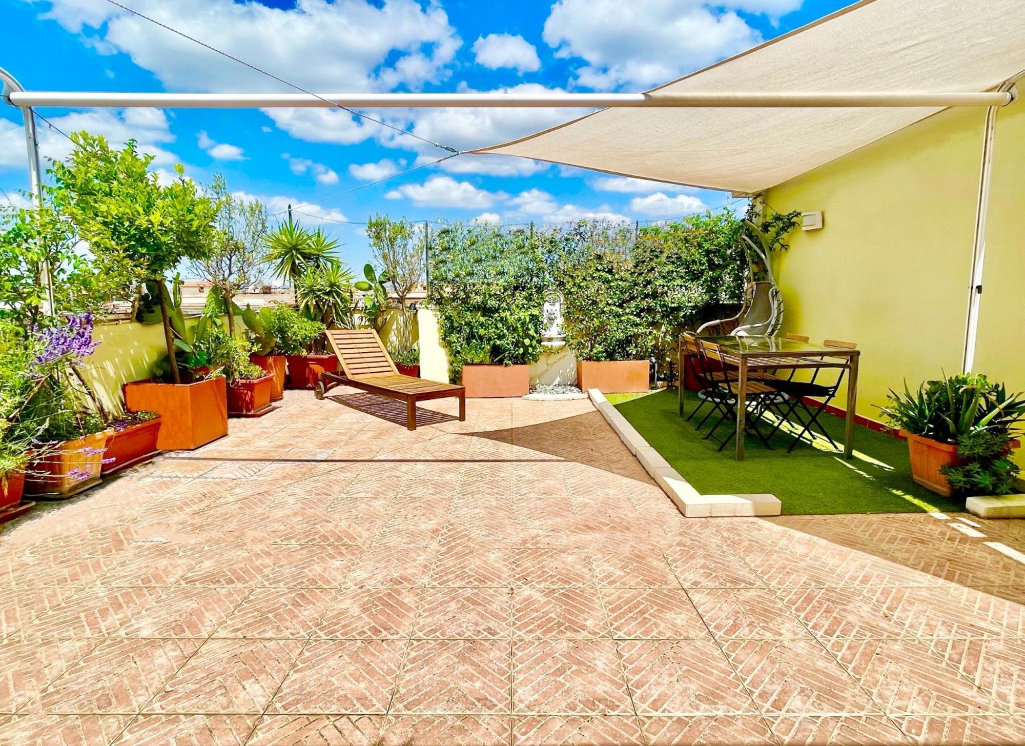 Apartment Con Magnifico Terrazzo Vicino A Metropolitana E Vaticano Rom